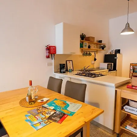 Seaside Simplicity In Qbajjar Gozo Apartment *